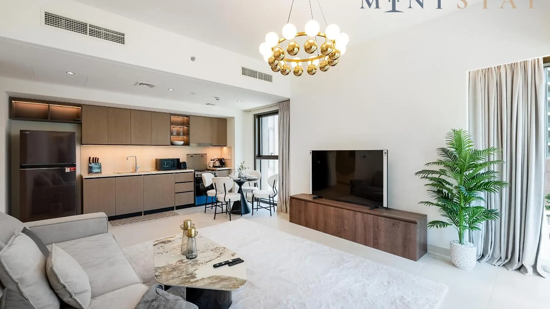 Burj Crown , Downtown Dubai - Mint Stay Apartment